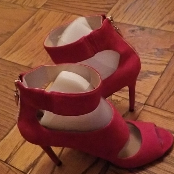 Shoes - Picture 1 of 3